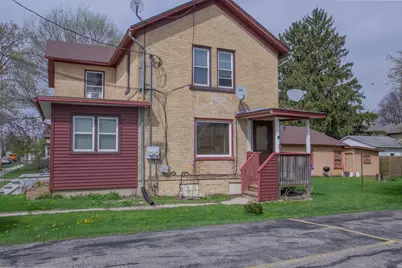 109 N 9th St, Watertown, WI 53094 - Photo 2