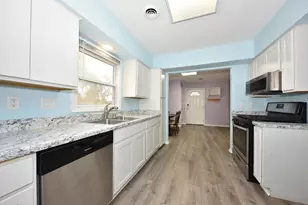 12828 W Stark St, Butler, WI 53007 - Photo 8