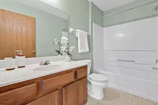 425 W Aspen Dr, Oak Creek, WI 53154 - Photo 22