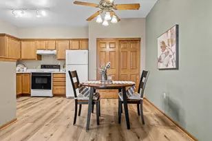 425 W Aspen Dr, Oak Creek, WI 53154 - Photo 10