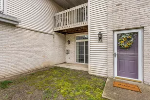 425 W Aspen Dr, Oak Creek, WI 53154 - Photo 2