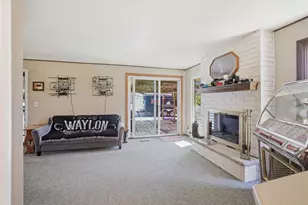 5845 S Oxford Ln, New Berlin, WI 53146 - Photo 8