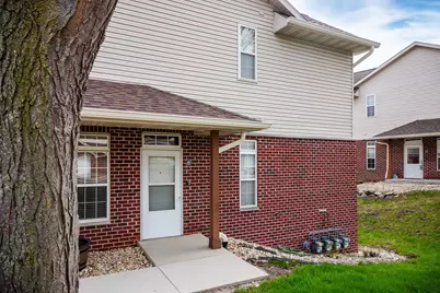 7883 S Scepter Dr #8, Franklin, WI 53132 - Photo 2