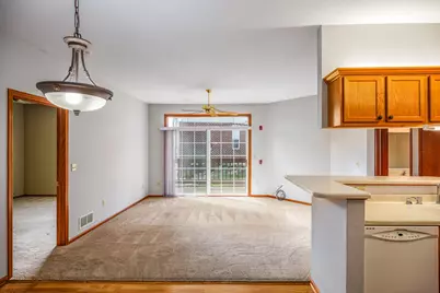 7883 S Scepter Dr #8, Franklin, WI 53132 - Photo 4