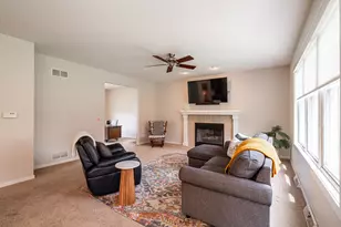 612 Hunters Crossing, Slinger, WI 53086 - Photo 16