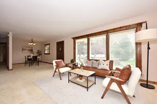 W226N309 Takoma Dr, Pewaukee, WI 53186 - Photo 2
