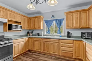 1712 Crystal Springs Rd, Two Rivers, WI 54241 - Photo 4