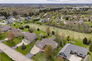 2649 Oak Knoll Dr, Jackson, WI 53037 - Photo 52