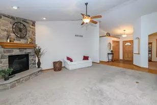 2649 Oak Knoll Dr, Jackson, WI 53037 - Photo 8
