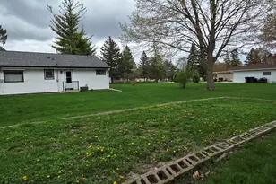 5741 S 40th St, Greenfield, WI 53221 - Photo 14