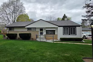 5741 S 40th St, Greenfield, WI 53221 - Photo 18