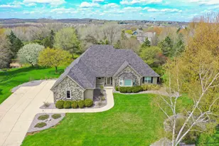 1619 Tallgrass Cir, Waukesha, WI 53188 - Photo 2