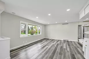 7654 N Seneca Rd, Fox Point, WI 53217 - Photo 6