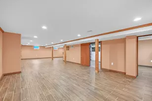 7654 N Seneca Rd, Fox Point, WI 53217 - Photo 22
