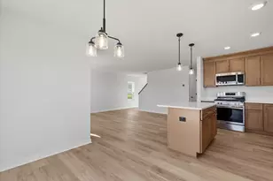 609 Belmont Dr, Watertown, WI 53094 - Photo 8