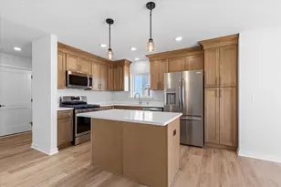 611 Belmont Dr, Watertown, WI 53094 - Photo 2
