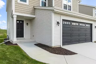621 Belmont Dr, Watertown, WI 53094 - Photo 2