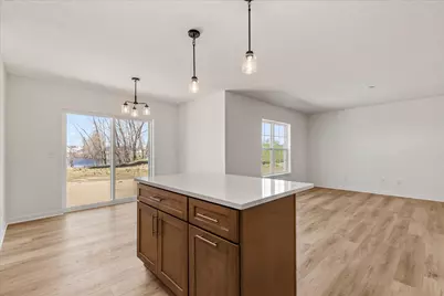 613  Belmont Dr, Watertown, WI 53094 - Photo 4