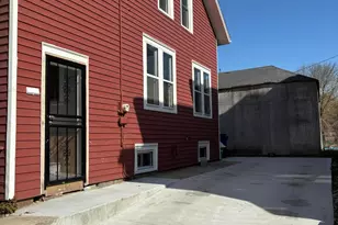 922 Hamilton St, Racine, WI 53403 - Photo 2