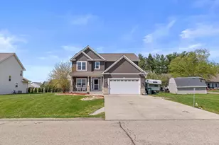 320 W Hunt Ave, Twin Lakes, WI 53181 - Photo 2