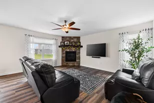 672 Lambert Dr, Slinger, WI 53086 - Photo 10