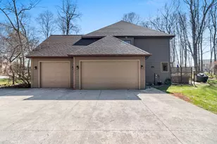 509 Wild Oak Dr, Manitowoc, WI 54220 - Photo 6