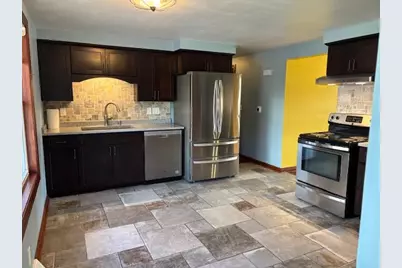 1631  Galax Dr, Manitowoc, WI 54220 - Photo 4
