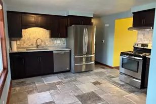 1631 Galax Dr, Manitowoc, WI 54220 - Photo 4