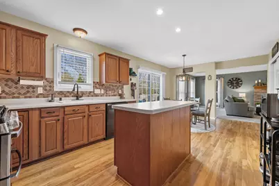 3540 S McIntosh Ln, New Berlin, WI 53151 - Photo 10