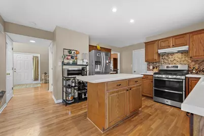 3540 S McIntosh Ln, New Berlin, WI 53151 - Photo 8