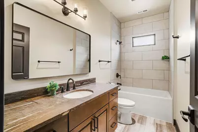 3247 N Marietta Ave, Milwaukee, WI 53211 - Photo 30