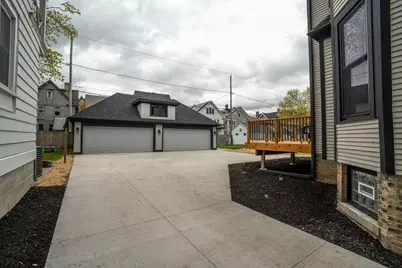 3247 N Marietta Ave, Milwaukee, WI 53211 - Photo 38