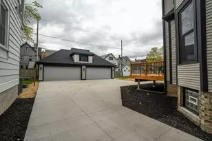 3247 N Marietta Ave, Milwaukee, WI 53211 - Photo 38
