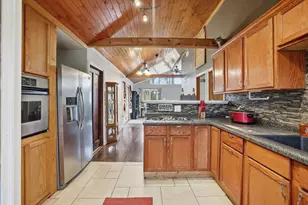 33015 Bohner Dr, Burlington, WI 53105 - Photo 4