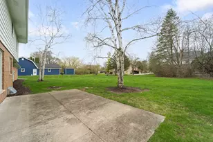 9445 N Fairway Dr, Bayside, WI 53217 - Photo 16