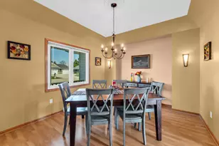 5915 Sunshine Ln, Racine, WI 53402 - Photo 6