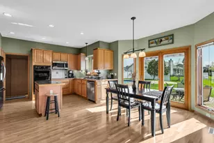 5915 Sunshine Ln, Racine, WI 53402 - Photo 8