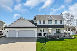 5915 Sunshine Ln, Racine, WI 53402 - Photo 2