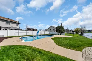 5915 Sunshine Ln, Racine, WI 53402 - Photo 24