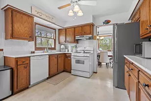 3710 S Pleasant View Dr, New Berlin, WI 53151 - Photo 4