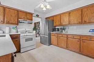 3710 S Pleasant View Dr, New Berlin, WI 53151 - Photo 6