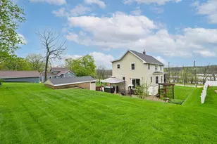589 W Chestnut St, Burlington, WI 53105 - Photo 32