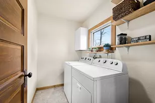 589 W Chestnut St, Burlington, WI 53105 - Photo 18