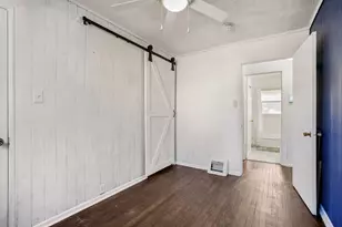 4004 W Congress St, Milwaukee, WI 53209 - Photo 16
