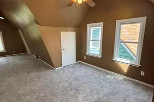 2570 N Oakland Ave, Milwaukee, WI 53211 - Photo 14