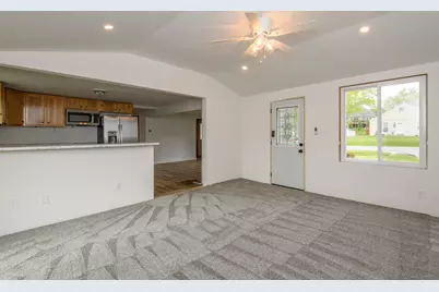 W271N2563  Pear Tree Ln, Pewaukee, WI 53072 - Photo 10