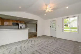 W271N2563 Pear Tree Ln, Pewaukee, WI 53072 - Photo 10
