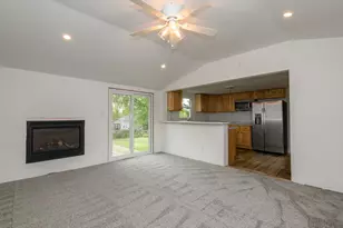 W271N2563 Pear Tree Ln, Pewaukee, WI 53072 - Photo 8
