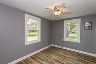 W271N2563 Pear Tree Ln, Pewaukee, WI 53072 - Photo 14