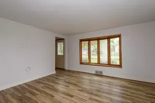 W271N2563 Pear Tree Ln, Pewaukee, WI 53072 - Photo 24